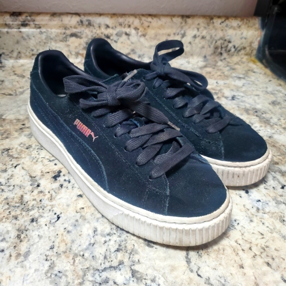 Puma Womens sneakers Size 7.5 Platform black suede skater comfort classic punk